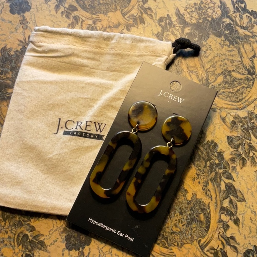 Tortoise drop earrings